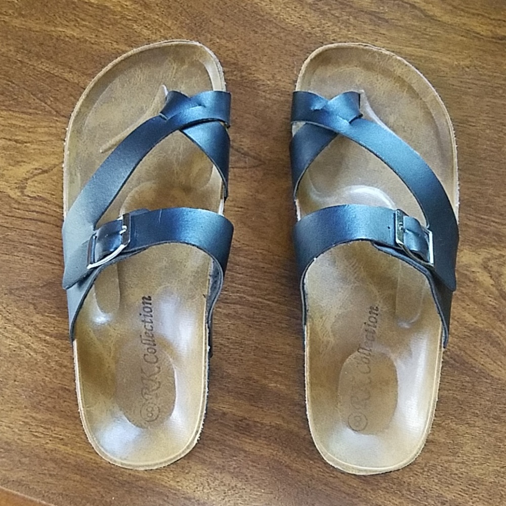 Ladies black toe loop sandals